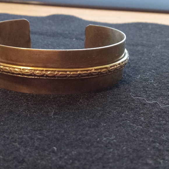 Navajo Jewelry - Native American NAVAJO Brass Cuff 1970s